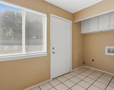 1628 Claudia Drive - Photo Thumbnail 5