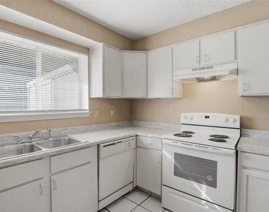 1628 Claudia Drive - Photo Thumbnail 12
