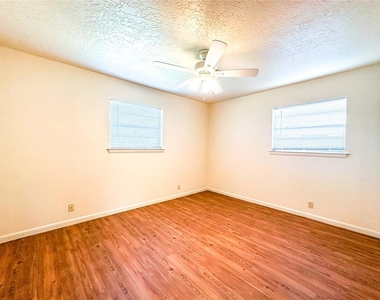 833 Owl Street - Photo Thumbnail 9