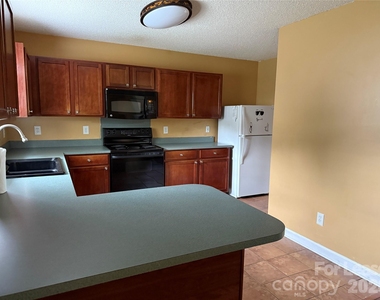 3327 Buckvalley Drive - Photo Thumbnail 5