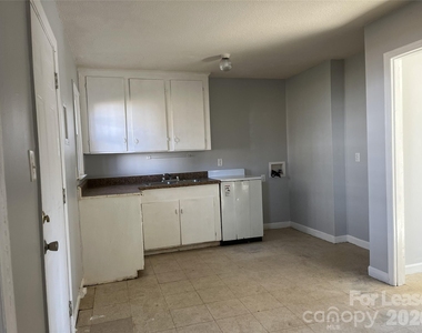 2667 Dr Carver Road - Photo Thumbnail 15