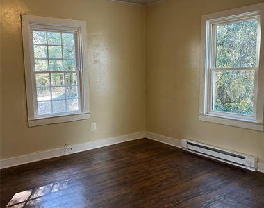 2621 Dr Carver Road - Photo Thumbnail 3