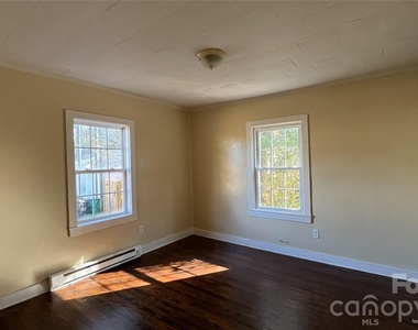 2621 Dr Carver Road - Photo Thumbnail 7
