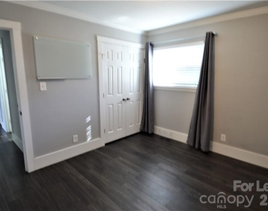 1020 Montford Drive - Photo Thumbnail 17