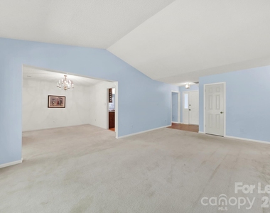 3421 Crescent Knoll Drive - Photo Thumbnail 13