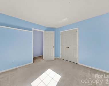 3421 Crescent Knoll Drive - Photo Thumbnail 21