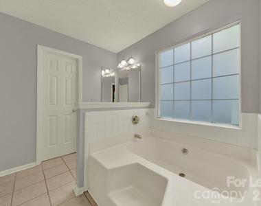 3421 Crescent Knoll Drive - Photo Thumbnail 18