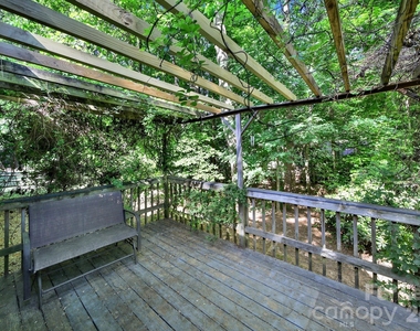 3421 Crescent Knoll Drive - Photo Thumbnail 25