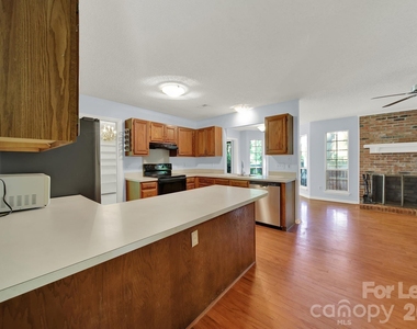 3421 Crescent Knoll Drive - Photo Thumbnail 2