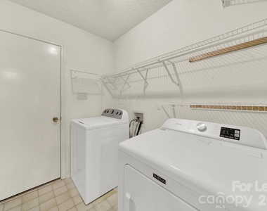 3421 Crescent Knoll Drive - Photo Thumbnail 6
