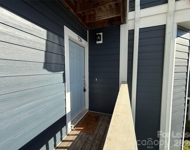 726 Southwest Drive - Photo Thumbnail 4