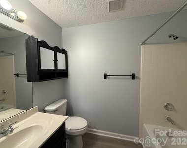 726 Southwest Drive - Photo Thumbnail 12