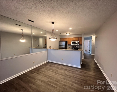726 Southwest Drive - Photo Thumbnail 13