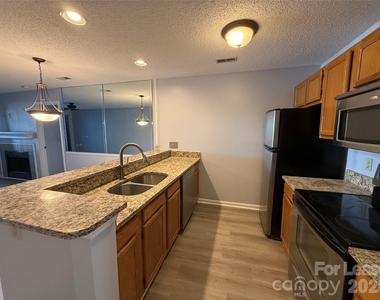 726 Southwest Drive - Photo Thumbnail 14