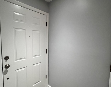 726 Southwest Drive - Photo Thumbnail 3