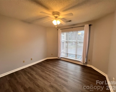 726 Southwest Drive - Photo Thumbnail 7