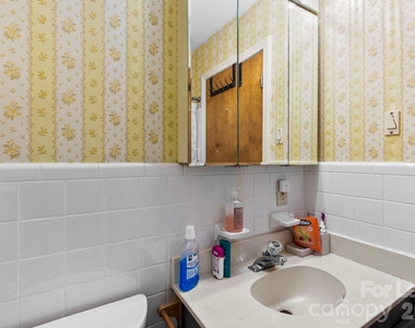 11 N Marley Drive - Photo Thumbnail 20
