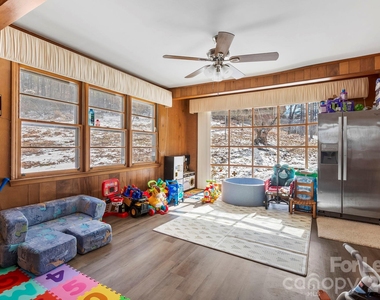 11 N Marley Drive - Photo Thumbnail 11