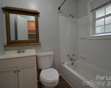1009 Plymouth Street - Photo Thumbnail 5