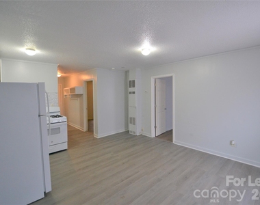 1009 Plymouth Street - Photo Thumbnail 10