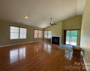 114 Fairway View Drive - Photo Thumbnail 2