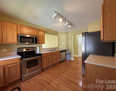 114 Fairway View Drive - Photo Thumbnail 5