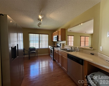 114 Fairway View Drive - Photo Thumbnail 4