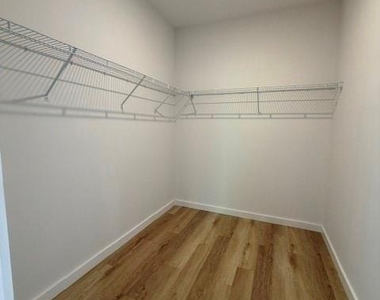 1143 12th Street Drive Sw - Photo Thumbnail 8