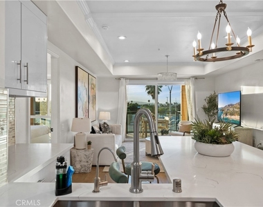 1598 Long Beach - Photo Thumbnail 2