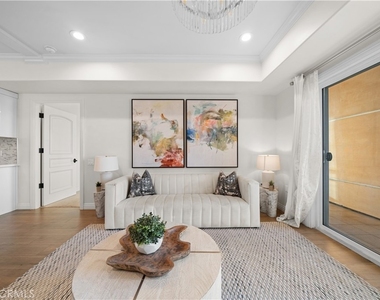 1598 Long Beach - Photo Thumbnail 10
