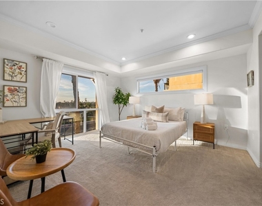 1598 Long Beach - Photo Thumbnail 14