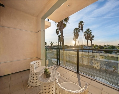 1598 Long Beach - Photo Thumbnail 24