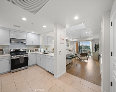 1598 Long Beach - Photo Thumbnail 9