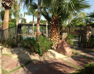 920 E Chuckwalla Road - Photo Thumbnail 1