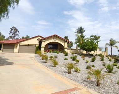38580 Ganson Place - Photo Thumbnail 4