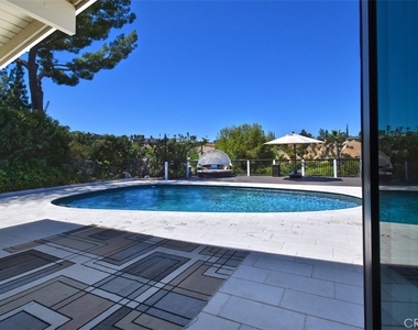 4347 Coronet Drive - Photo Thumbnail 32
