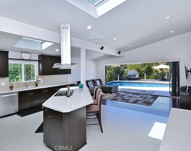 4347 Coronet Drive - Photo Thumbnail 4