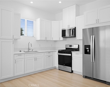 7247 Cleon Avenue - Photo Thumbnail 6