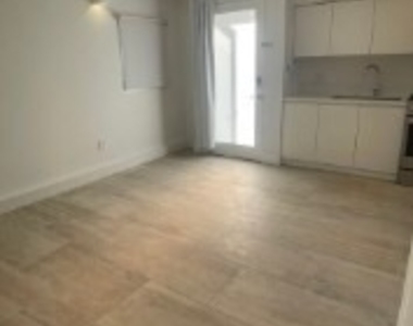 5111 Ocean Front Walk - Photo Thumbnail 6