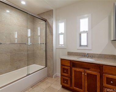1418 Ellsmere Avenue - Photo Thumbnail 15