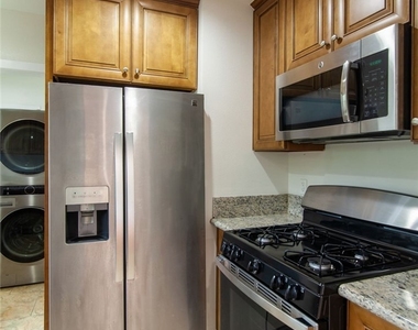 1418 Ellsmere Avenue - Photo Thumbnail 9