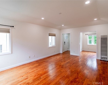 1418 Ellsmere Avenue - Photo Thumbnail 5