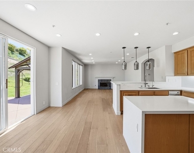 3844 Rock Hampton Drive - Photo Thumbnail 8