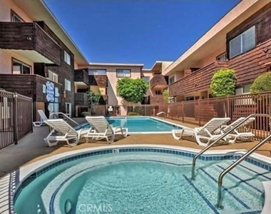 5403 Newcastle - Photo Thumbnail 23