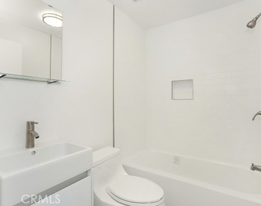 6745 Laurel Canyon - Photo Thumbnail 6