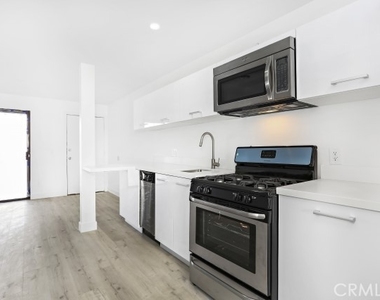 6745 Laurel Canyon - Photo Thumbnail 1