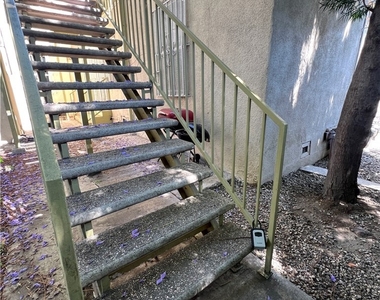 1557 W 36th Place - Photo Thumbnail 22
