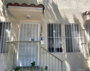 1557 W 36th Place - Photo Thumbnail 1