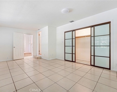 14323 Califa - Photo Thumbnail 9
