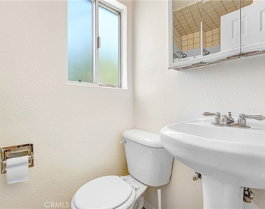 14323 Califa - Photo Thumbnail 8